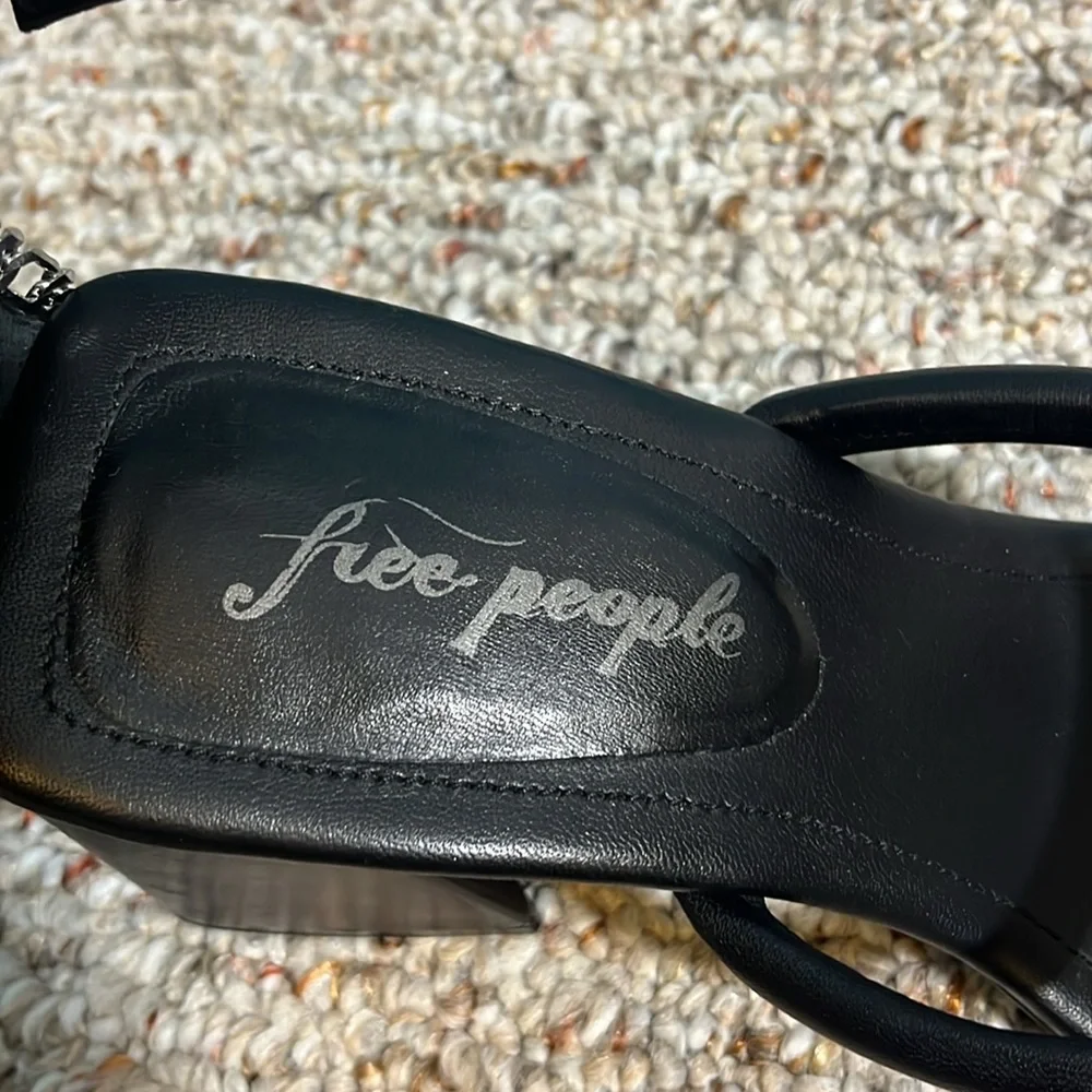 NEW Free People Parker Chain Heels in Black Size 8.5